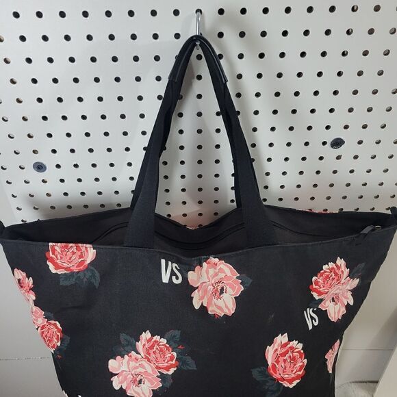 Victoria's Secret Roses Large Weekender Bag - Picture 2 of 12